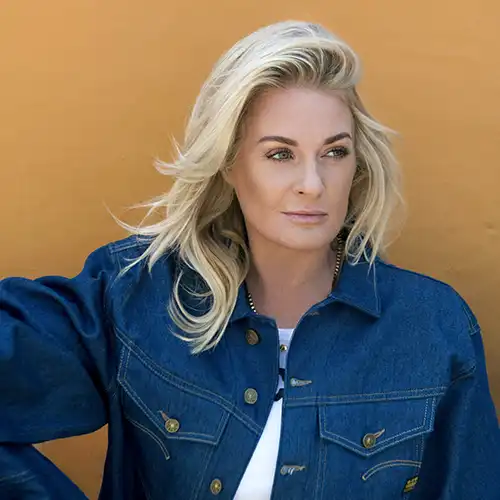 Miss Montreal inhuren boeken voor een optreden voor een scherpe prijs