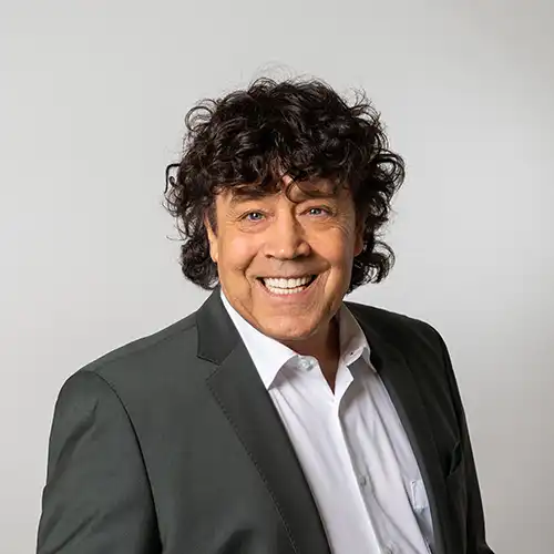 Dennie Christian inhuren boeken voor een optreden voor een scherpe prijs