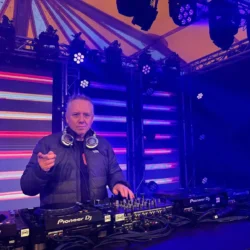 DJ Kicken inhuren boeken voor een optreden voor een scherpe prijs