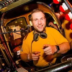 DJ Laurens boeken voor een optreden voor een scherpe prijs
