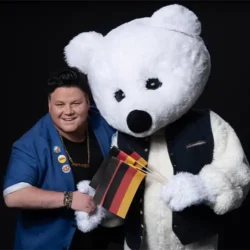 Der Kleino inhuren boeken voor een optreden voor een scherpe prijs